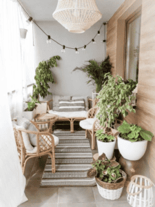 Balkon met kamerplanten